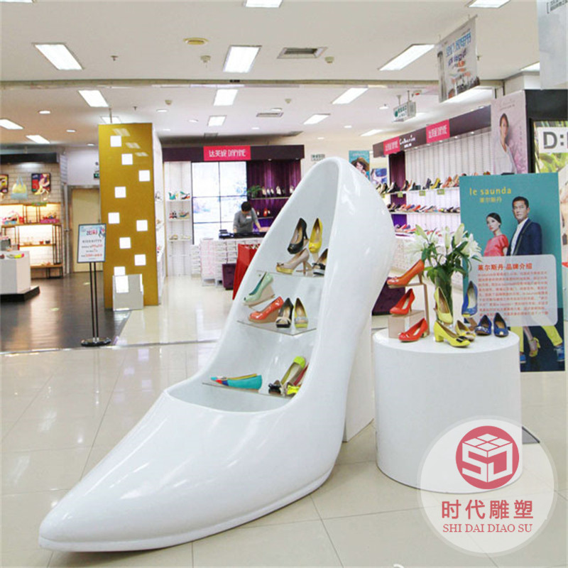 網(wǎng)紅打卡奶茶店裝飾布朗熊可妮兔雕塑大型公園咖啡店商場(chǎng)美陳擺件